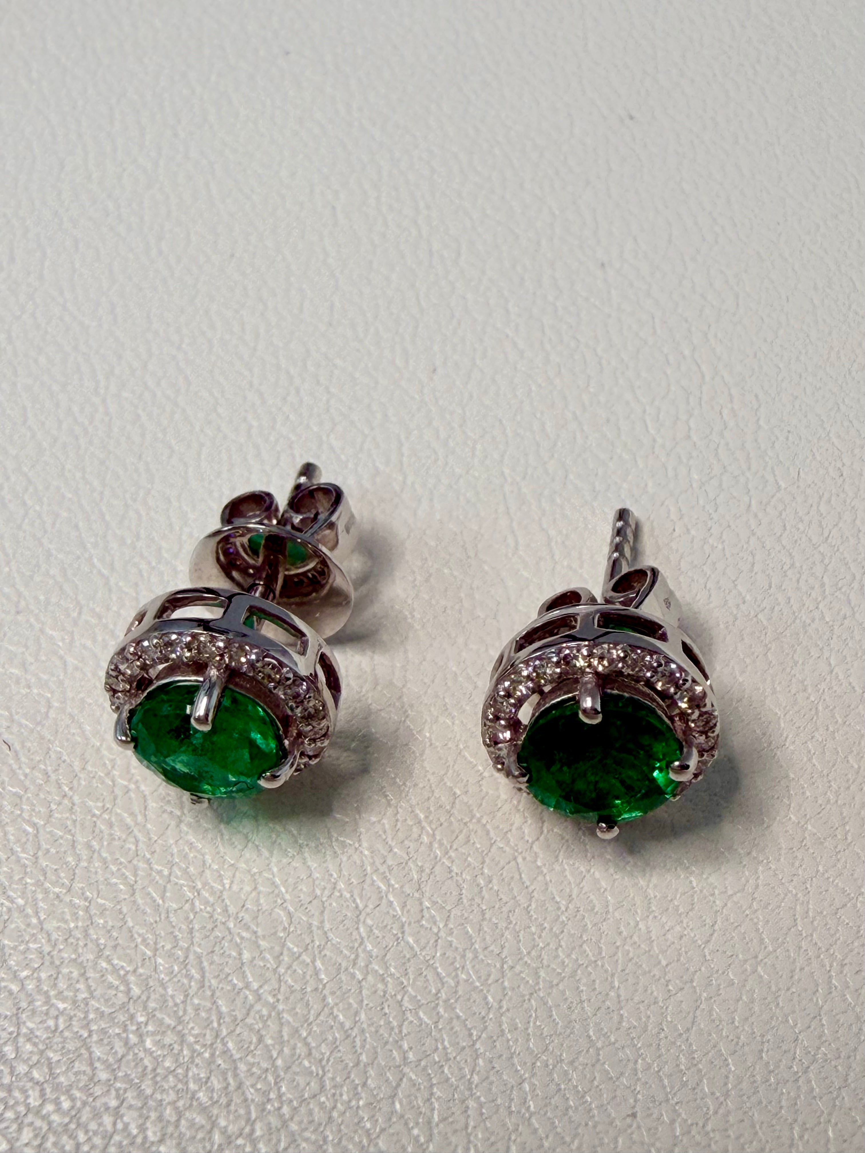 1.30 CT COLOMBIAN EMERALD & NATURAL DIAMOND HALO EARRINGS
