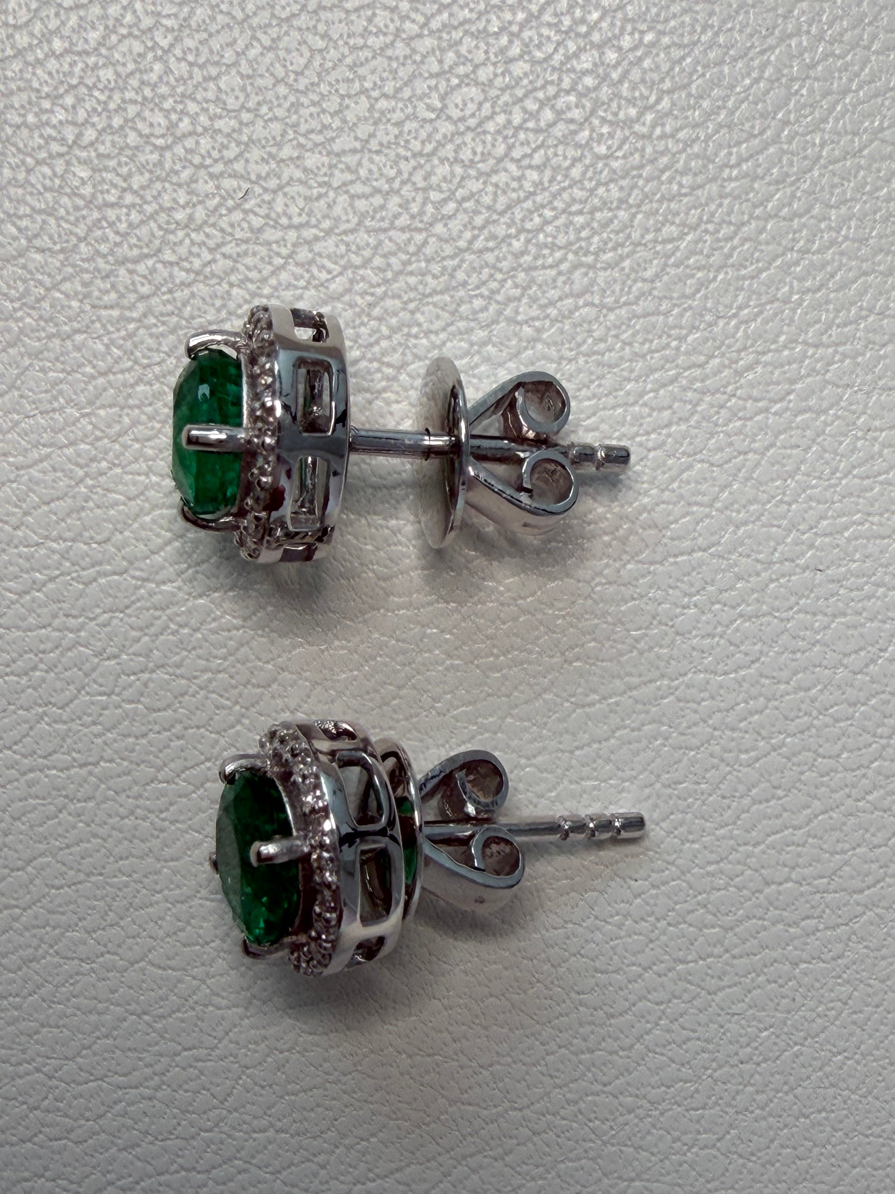 1.30 CT COLOMBIAN EMERALD & NATURAL DIAMOND HALO EARRINGS
