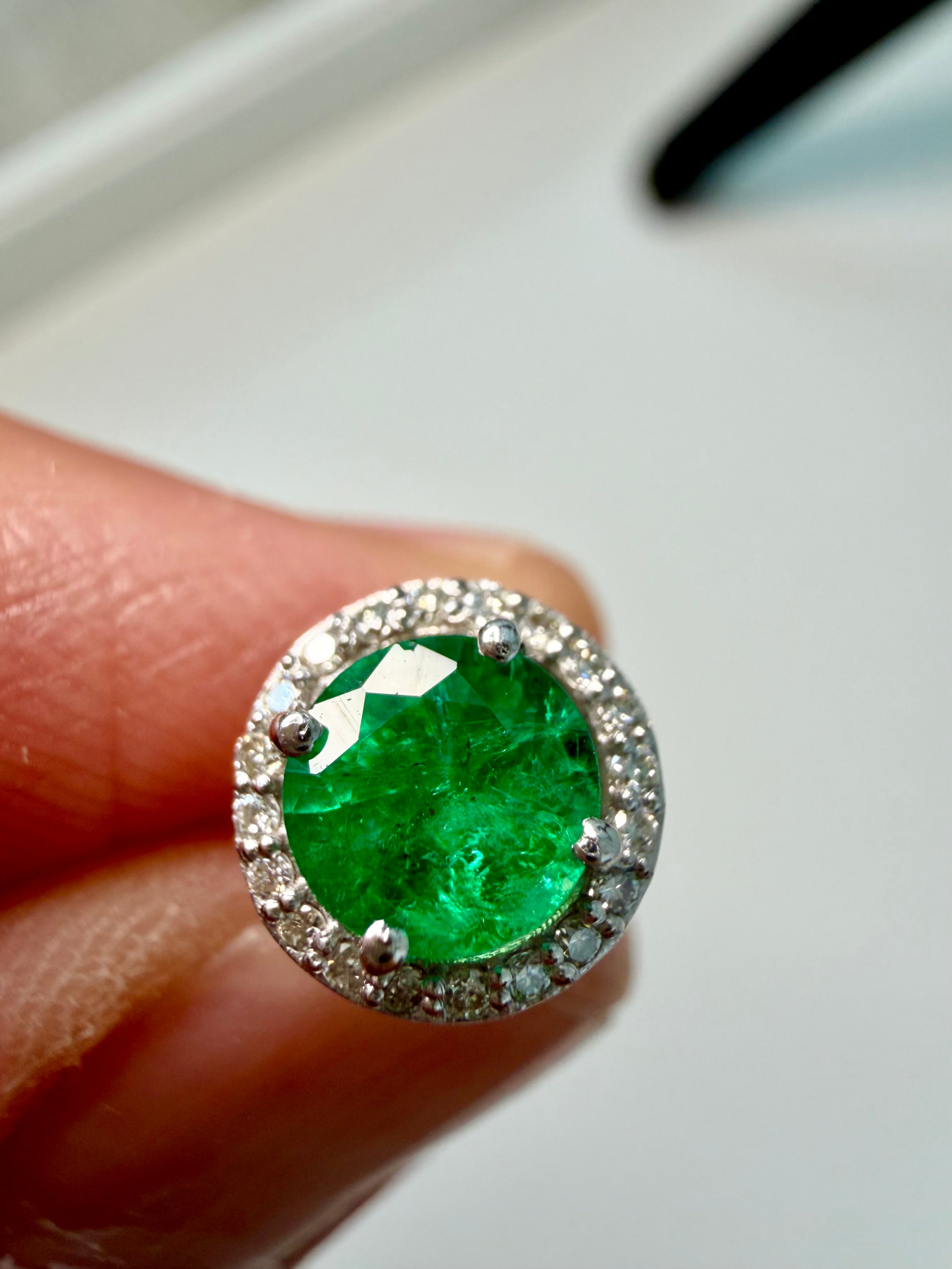 1.30 CT COLOMBIAN EMERALD & NATURAL DIAMOND HALO EARRINGS
