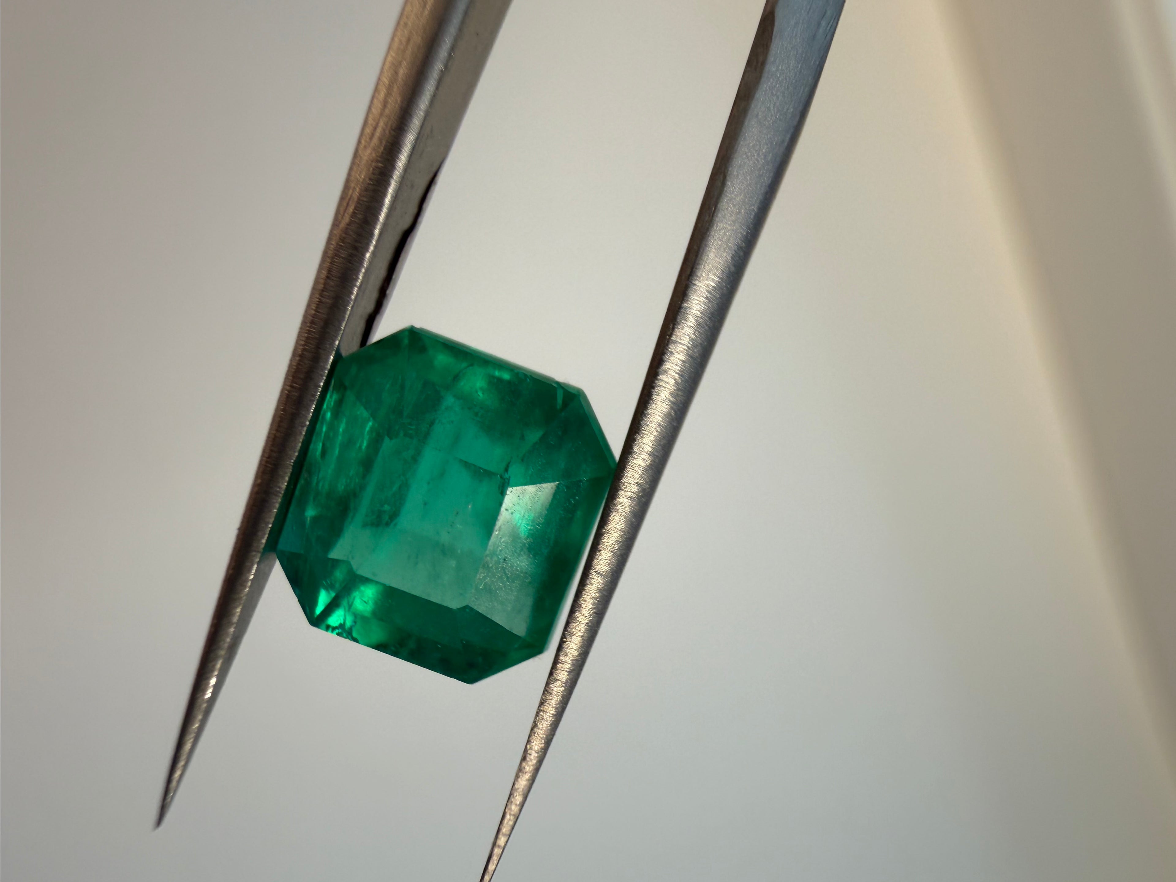 1.50 CT GIA CERTIFIED COLOMBIAN NATURAL EMERALD
