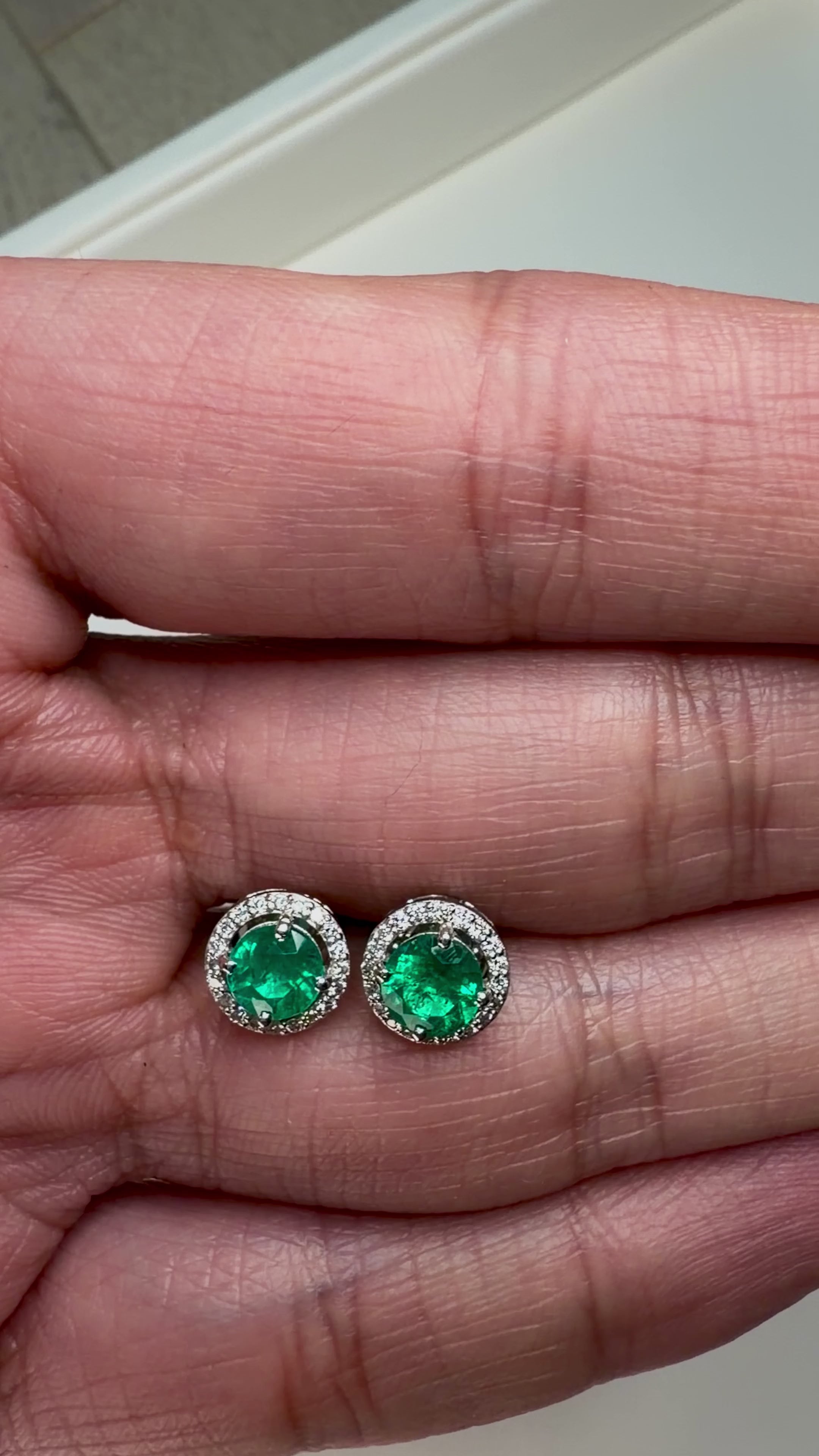 1.30 CT COLOMBIAN EMERALD & NATURAL DIAMOND HALO EARRINGS
